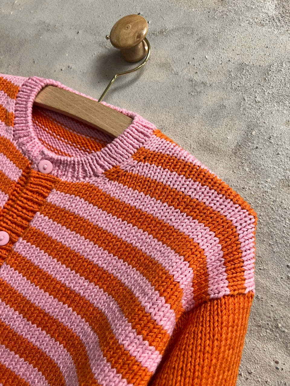 Butiksmodel | Petiteknit | Holger Cardigan