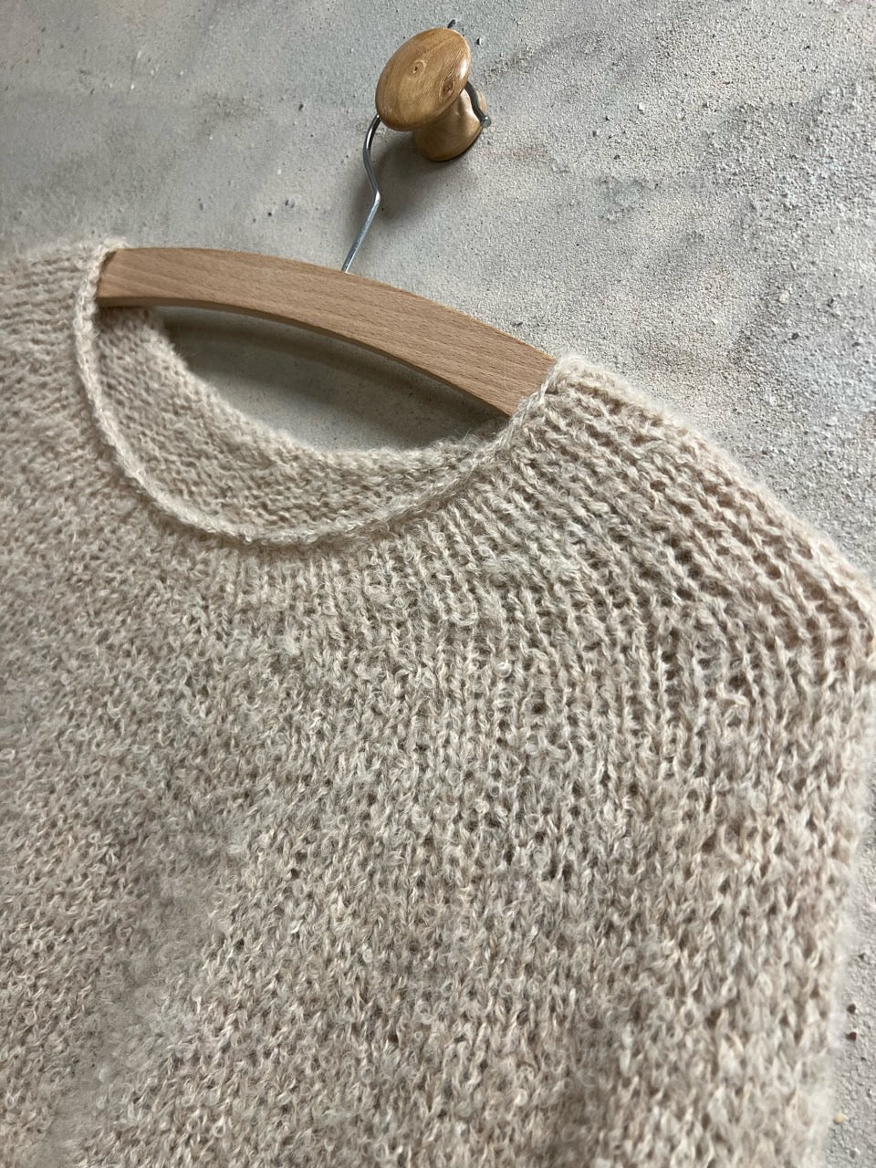 Butiksmodel | LeKnit | Plain Yoke Sweater