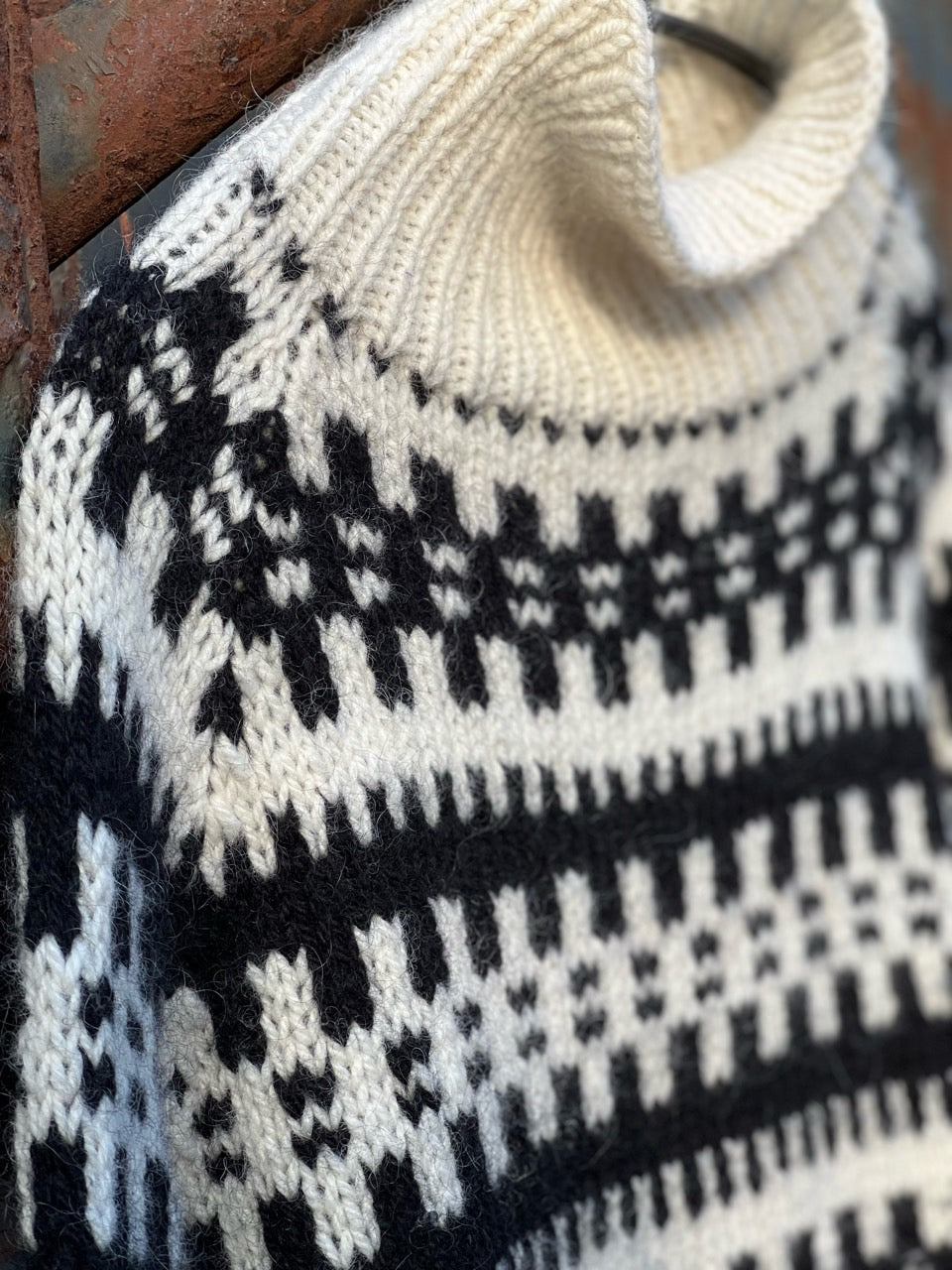 Butiksmodel | Hjelholt | Retro sweater no15